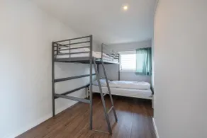 Quiet and private ~ Short distance to the center! - Image 5