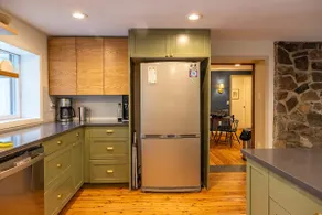 Maple Ridge Modern Rustic Retreat - Image 5