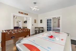 Game Themed, walking distance to BB tourney! - Image 4