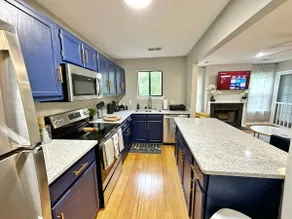 Condo at Southpoint Mall - Image 4