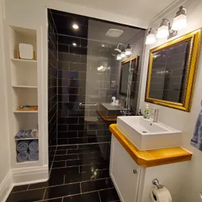Relaxing two-bedroom in the heart of the city - Image 5