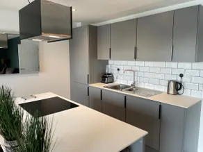 Stylish waterside apartment - Free Parking - Top - Image 3
