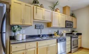 Stunning cozy living in Winslow! - Image 2
