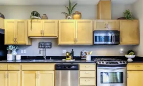 Stunning cozy living in Winslow! - Image 4
