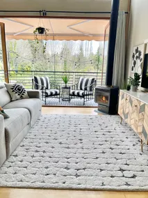 Stunning cozy living in Winslow! - Image 3