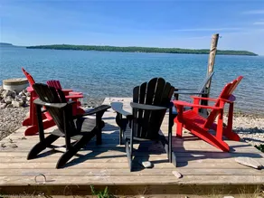Zeta's Beachfront Cottage on Georgian Bay - Image 2