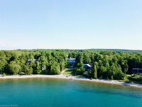 Zeta's Beachfront Cottage on Georgian Bay - Image 4