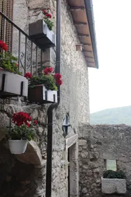 The little house in the village - Image 4
