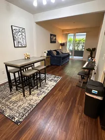Lush 1 bd KTown w/ FREE parking & In-Unit laundry - Image 2