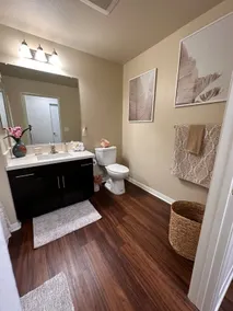 Lush 1 bd KTown w/ FREE parking & In-Unit laundry - Image 5