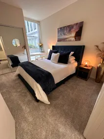 Lush 1 bd KTown w/ FREE parking & In-Unit laundry - Image 3