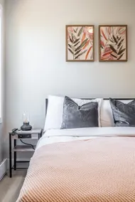 Newly renovated house downtown with harbor view - Image 2