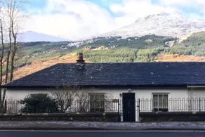 Viking Cottage on the Banks of Loch Long Arrochar - Image 2