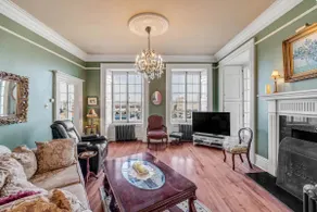 Georgian Home in Old Town (1600 sf) - Image 2