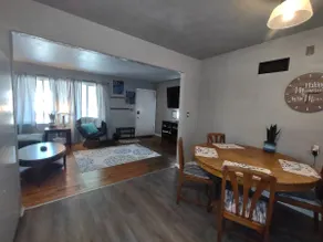 The Flamingo Cool Ranch House - Image 3