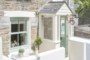 Enchanting Harbourside Cottage with Panoramic Views - Image 3
