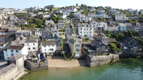 Enchanting Harbourside Cottage with Panoramic Views - Image 2