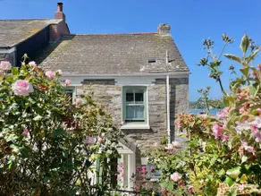 Enchanting Harbourside Cottage with Panoramic Views - Image 5