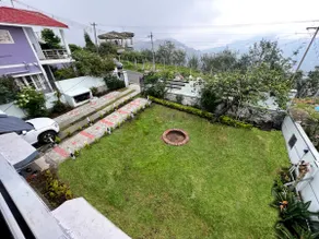 Hilltop Heaven with views - Image 2