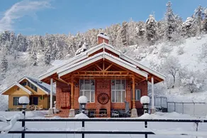 Suroor 3BR Pvt Villa W/ Central Heating @ Tangmarg - Image 2