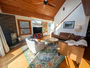 Scenic Vistas Chalet: Fire pit, Deck, AC, Grills - Image 3