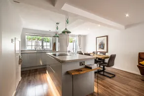 Cosy Cottage in Central Topsham with Parking - Image 3