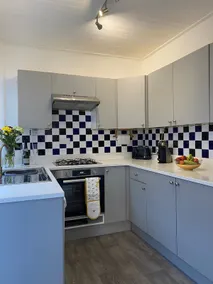Assembly Cottage - Image 3