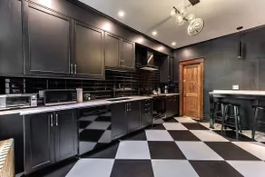 The Classic | Private Backyard | AC | Free Parking - Image 4
