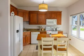 3 Bedroom House 5 Min Walk to Square - Image 3