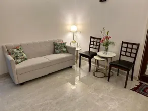 Entire 1bhk aptmnt in the heart of Bandra. - Image 3