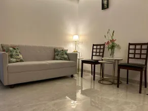 Entire 1bhk aptmnt in the heart of Bandra. - Image 2
