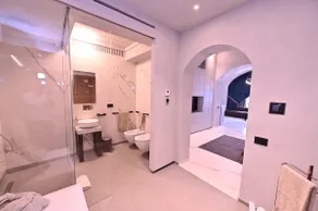 Suite in the historic center with private spa - Image 3