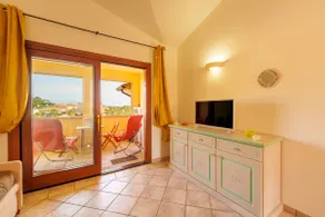 [Golfo Aranci] 10m from the beach +private parking - Image 3