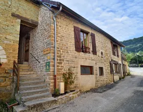 Gite le Douglas, Vineyards and Jura Valley - Image 2