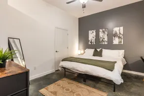*Zen Garden KING SUITE downtown + POOL & GYM* - Image 5
