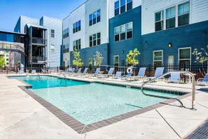 *Zen Garden KING SUITE downtown + POOL & GYM* - Image 2