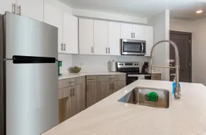 Luxury style 2 bed 2 bath apartment - Image 2