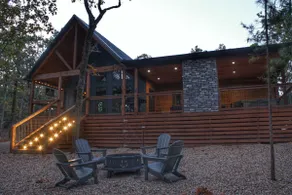 Luxury Cabin adjoining Robber's Cave State Park - Image 2