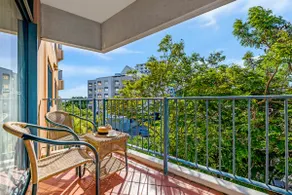 'Double Slice of Paradise' Waterfront Resort Living - Image 4