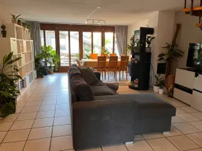 Spacious, Central 4 Bedroom Apt - 1 min from Train - Image 2