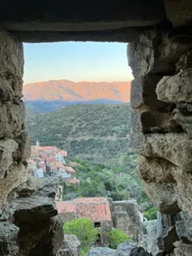 Charming vaulted studio • heart of a Corsican village - Image 3