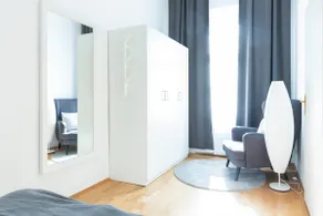 Living at the new main station - Image 4