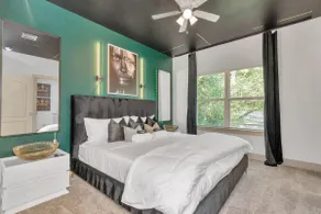 Themed Unit 4BD 3BA Near NRG HOU Med Center S - Image 4