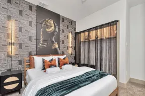 Themed Unit 4BD 3BA Near NRG HOU Med Center S - Image 5
