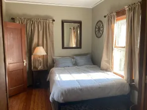 Acorn House - Image 2