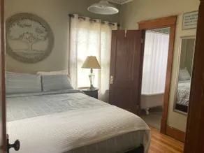 Acorn House - Image 5