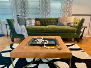 Location! Hot tub, comfy beds, walk to Main St. - Image 2