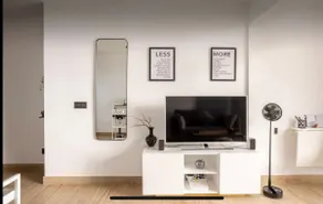 Modern apartment with ocean views - Image 4