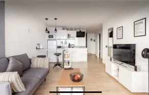 Modern apartment with ocean views - Image 3