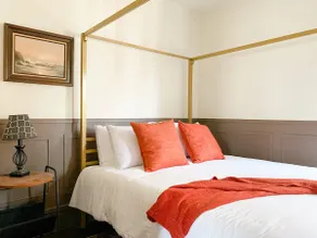 Garfield Park Apartment - Image 2